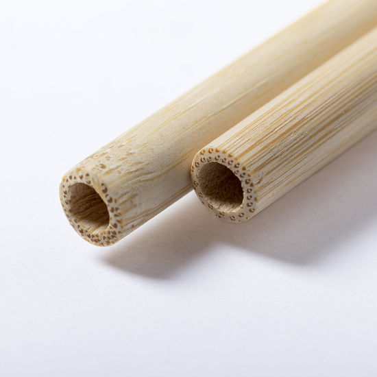 Övriga färger Två sugrör i bambu med borste Pultimed tryck